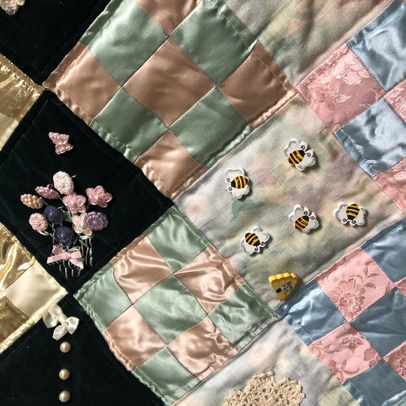 Exquisite handmade quilted vintage tree skirt - Picture 6 of 16